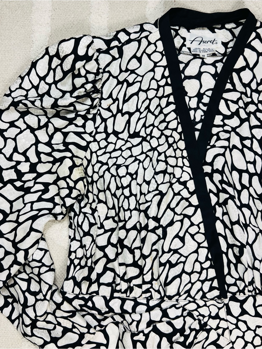 Vintage Aseret 80s Silk Wrap Top – Size L | Black & White Abstract/Animal Print